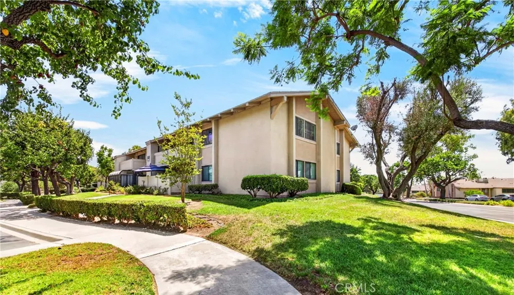 15902 Alta Vista Drive #H La Mirada, CA 90638