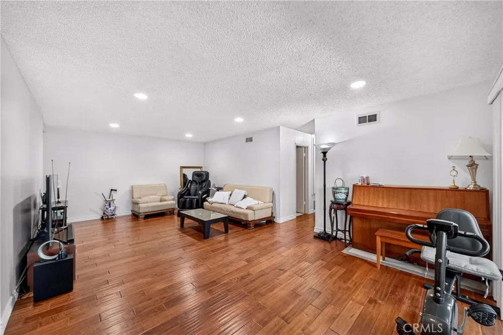 15902 Alta Vista Drive #H La Mirada, CA 90638