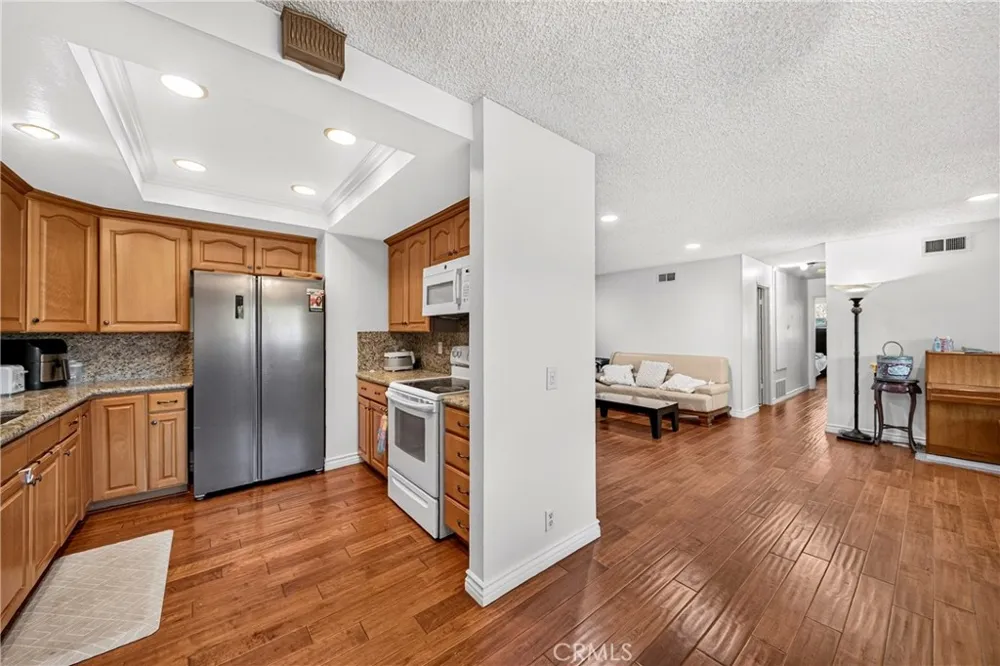 15902 Alta Vista Drive #H La Mirada, CA 90638