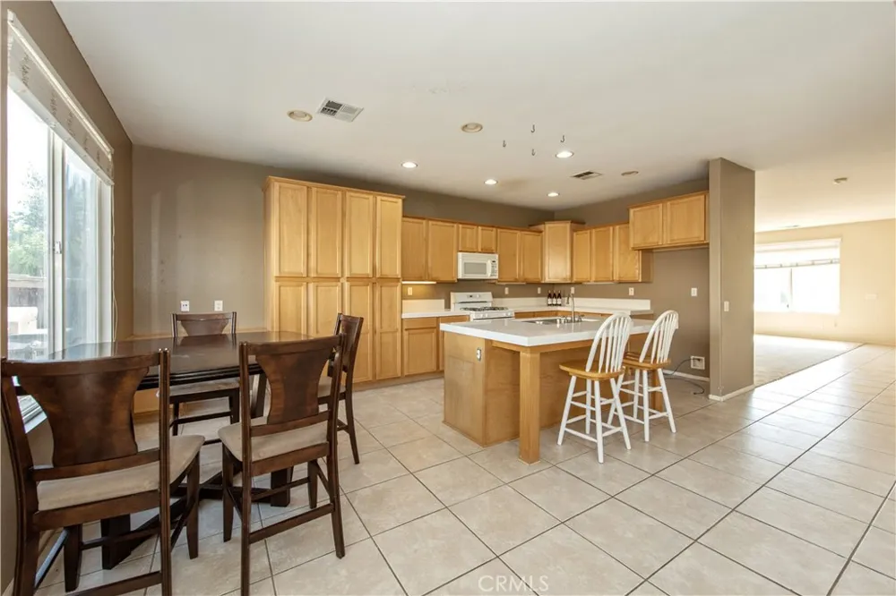 7182 Wild Lilac Court Eastvale, CA 92880