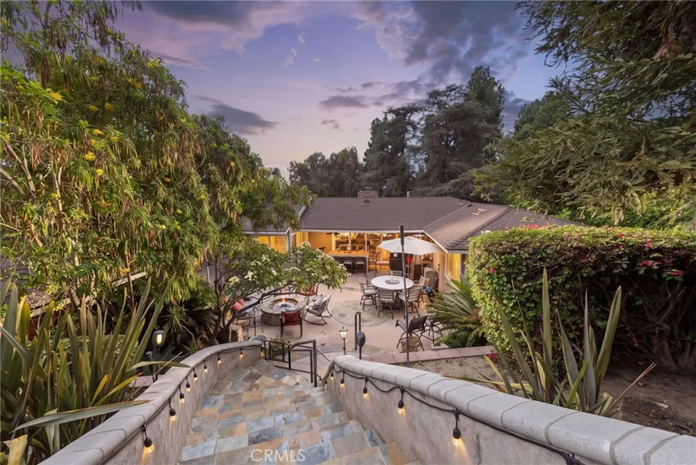 8470 Via Sierra Ramal Avenue Whittier, CA 90605