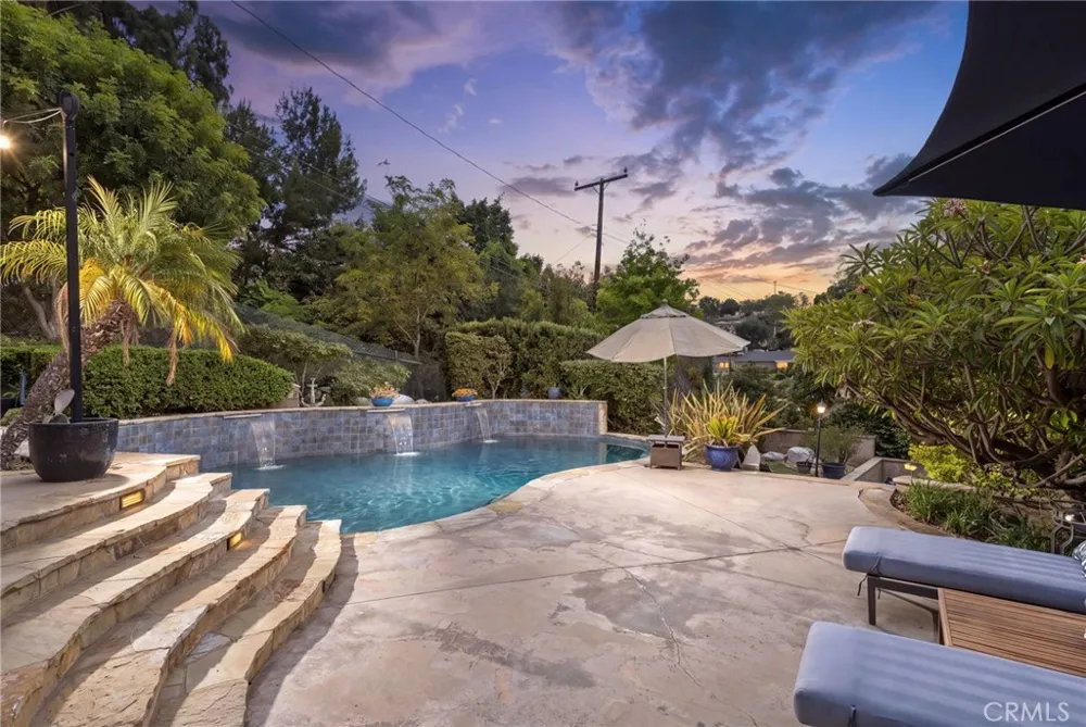8470 Via Sierra Ramal Avenue Whittier, CA 90605