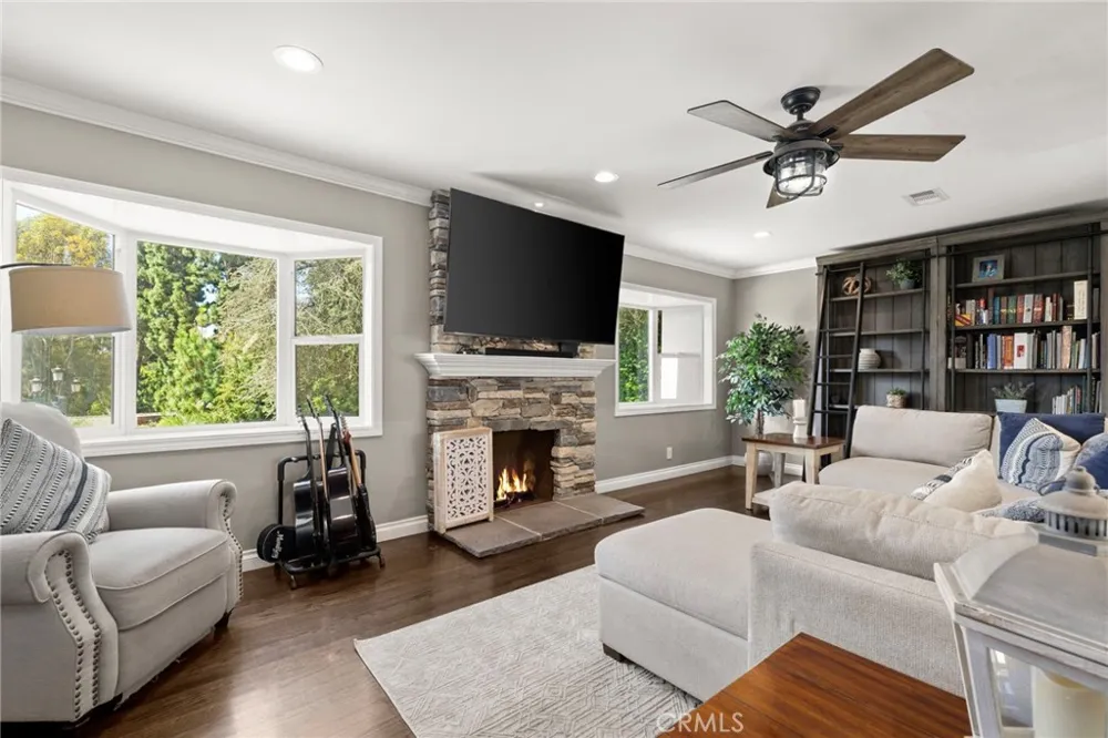 8470 Via Sierra Ramal Avenue Whittier, CA 90605