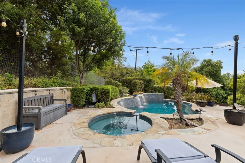 8470 Via Sierra Ramal Avenue Whittier, CA 90605