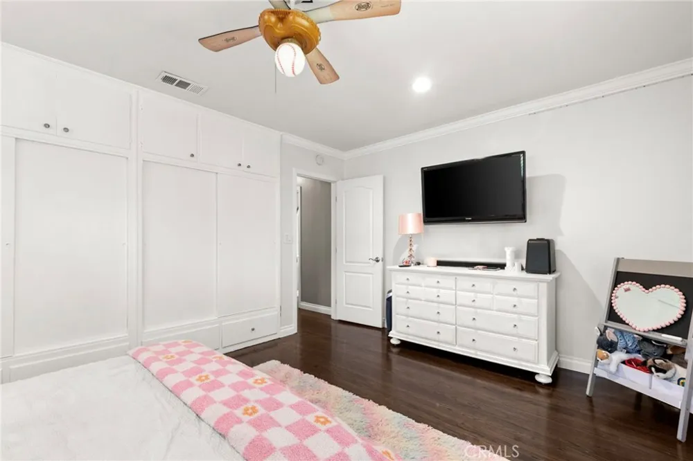 8470 Via Sierra Ramal Avenue Whittier, CA 90605
