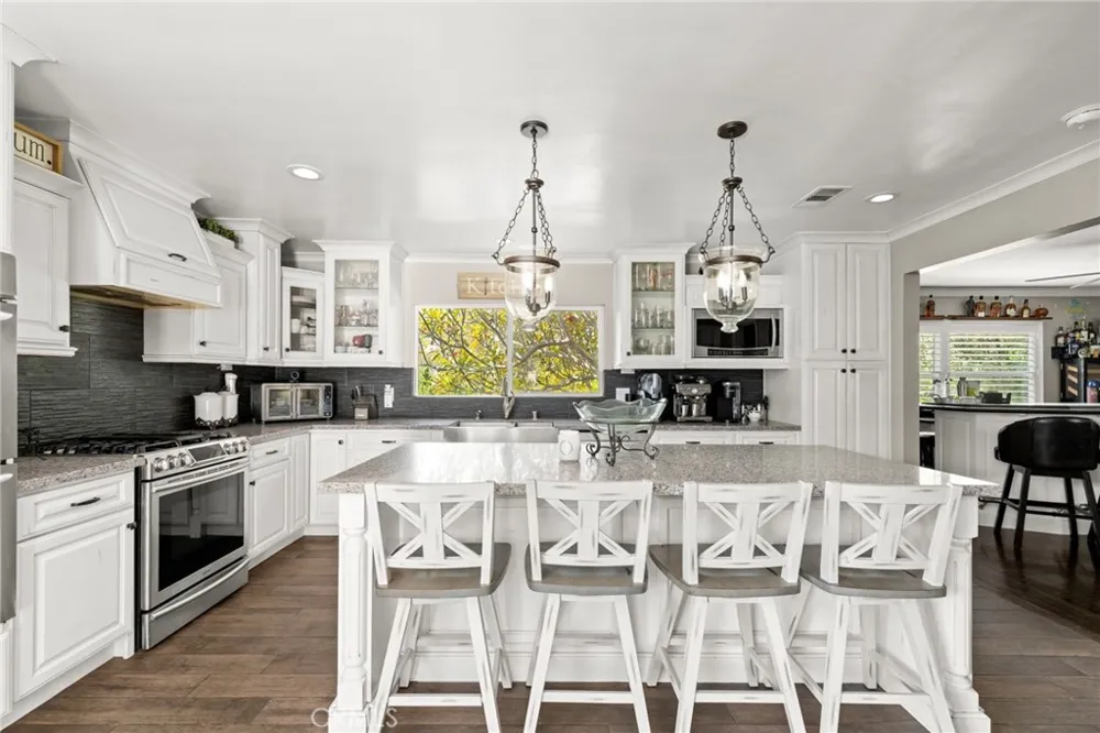8470 Via Sierra Ramal Avenue Whittier, CA 90605