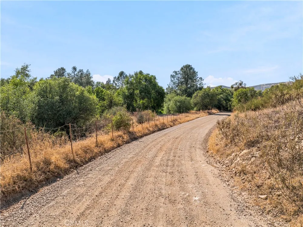 8321 Hunters Valley Road Mariposa, CA 95338