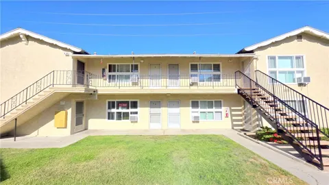 2334 E Santa Fe Avenue #4