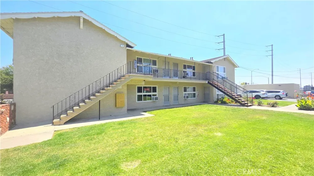 2334 E Santa Fe Avenue #4 Fullerton, CA 92831