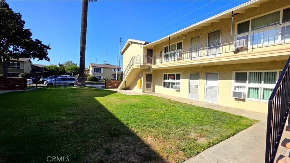 2334 E Santa Fe Avenue #4 Fullerton, CA 92831