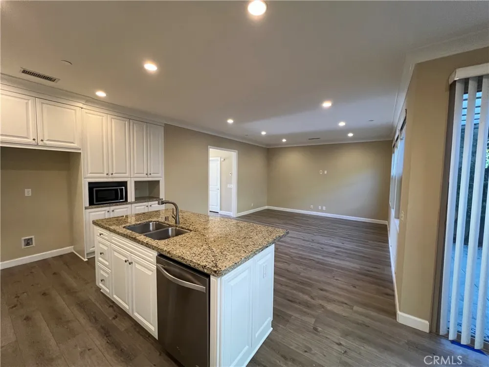 102 Baritone Irvine, CA 92620