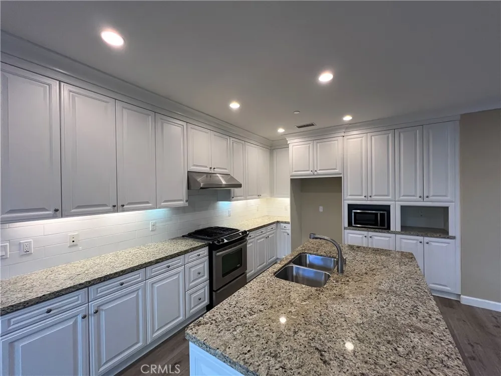 102 Baritone Irvine, CA 92620
