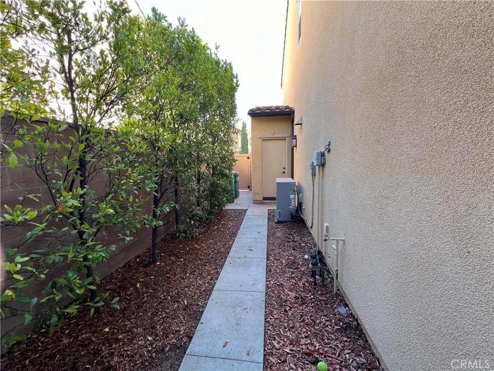 102 Baritone Irvine, CA 92620