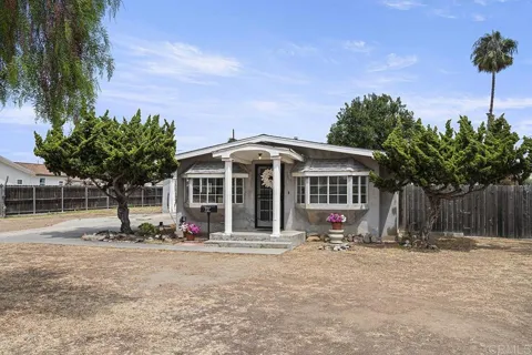 741 ELM AVE