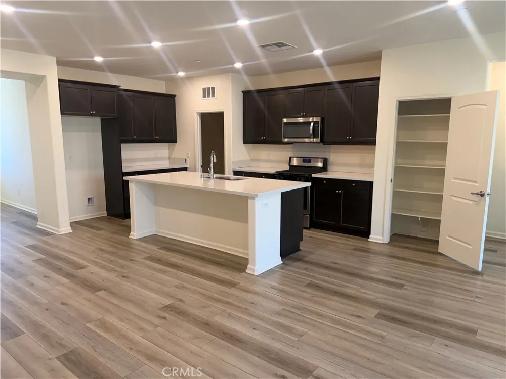 2029 Boxwood Rosamond, CA 93560
