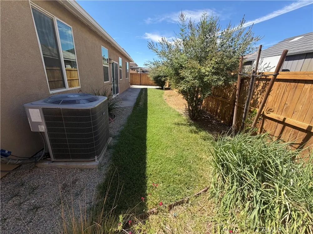 2029 Boxwood Rosamond, CA 93560