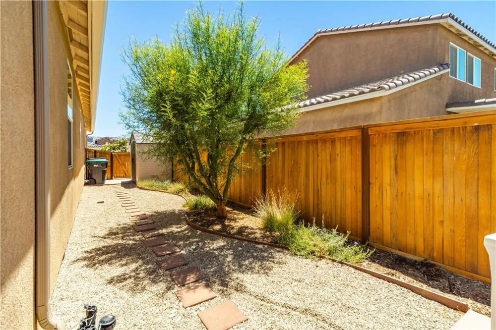 2029 Boxwood Rosamond, CA 93560