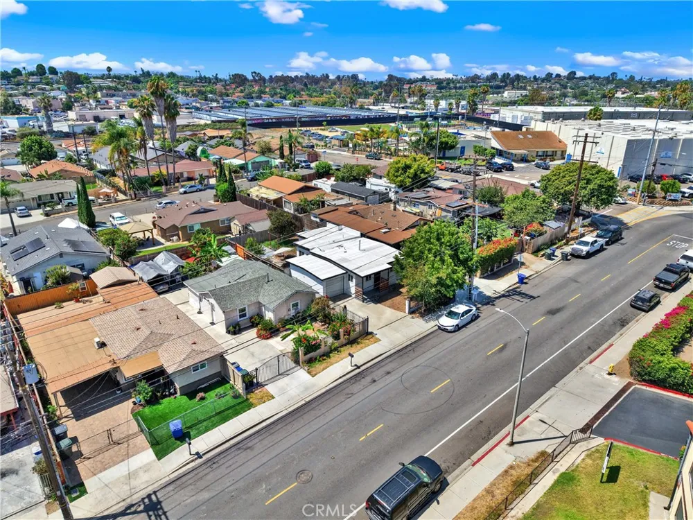 334 W California Avenue Vista, CA 92083