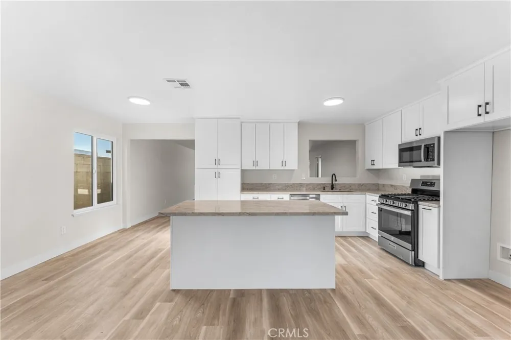 2217 W Avenue K13 Lancaster, CA 93536
