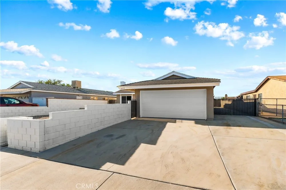 2217 W Avenue K13 Lancaster, CA 93536