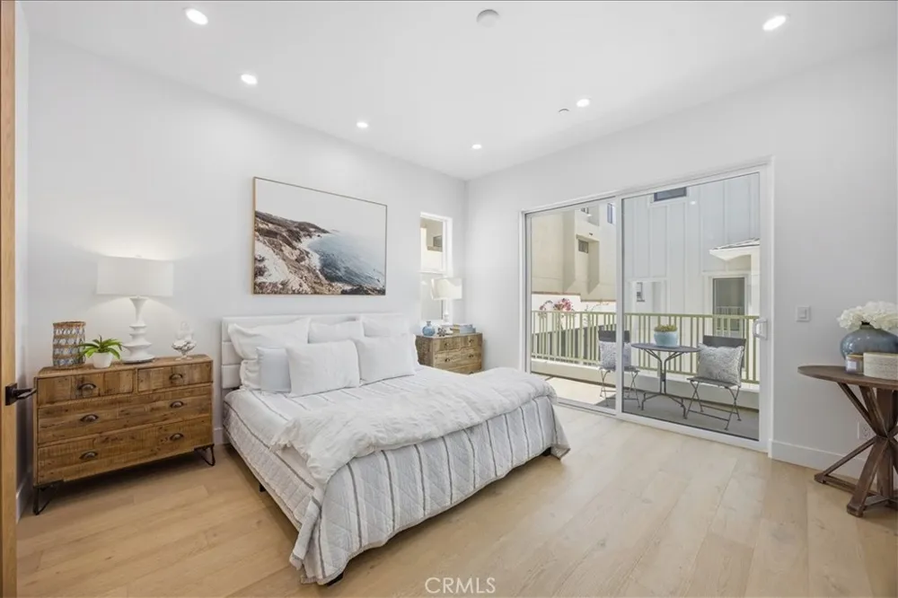 617 Irena Avenue #B Redondo Beach, CA 90277
