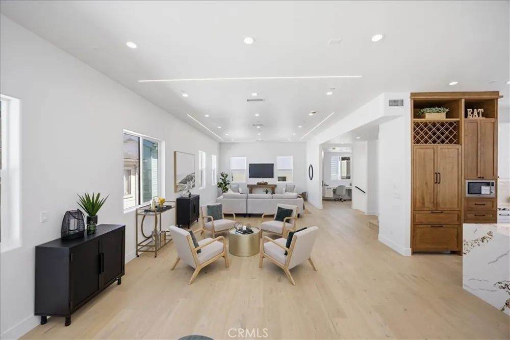617 Irena Avenue #B Redondo Beach, CA 90277