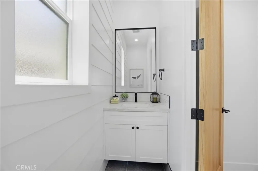 617 Irena Avenue #B Redondo Beach, CA 90277