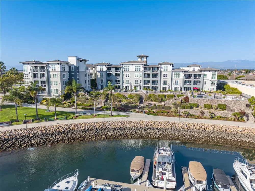 4060 Tradewinds Drive Oxnard, CA 93035