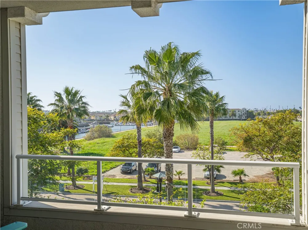 4060 Tradewinds Drive Oxnard, CA 93035
