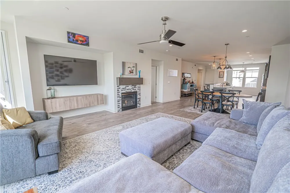 4060 Tradewinds Drive Oxnard, CA 93035