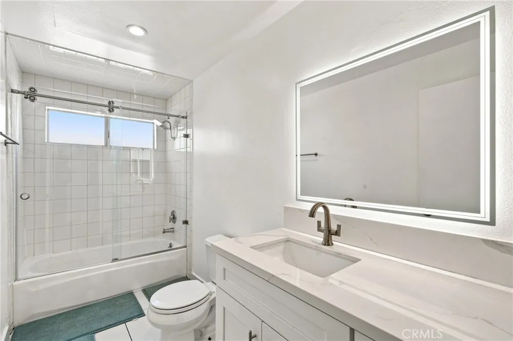 5354 Lindley Avenue #209 Encino, CA 91316