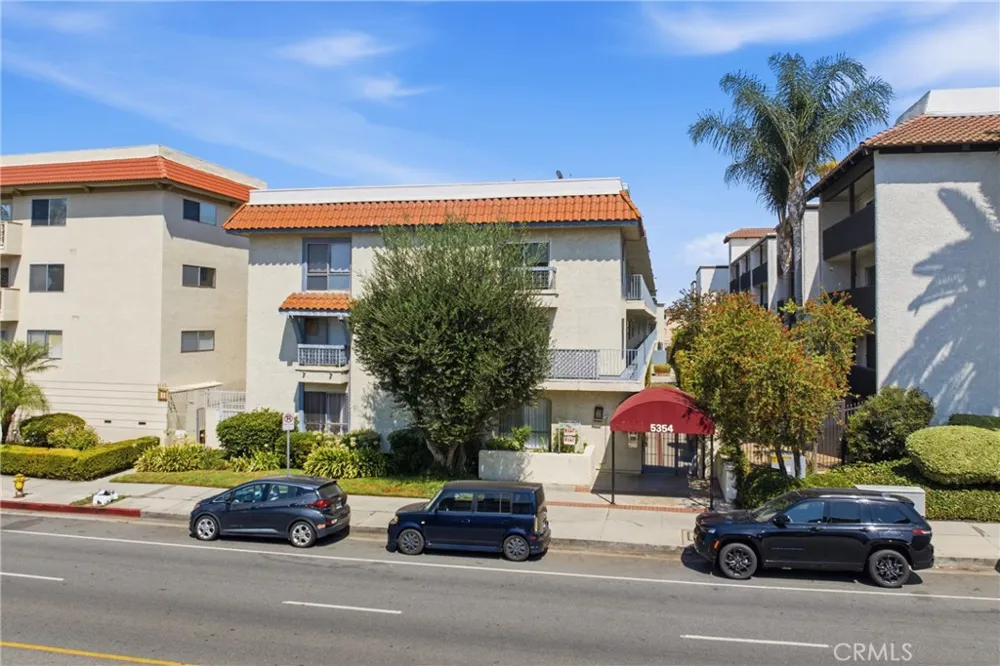 5354 Lindley Avenue #209 Encino, CA 91316