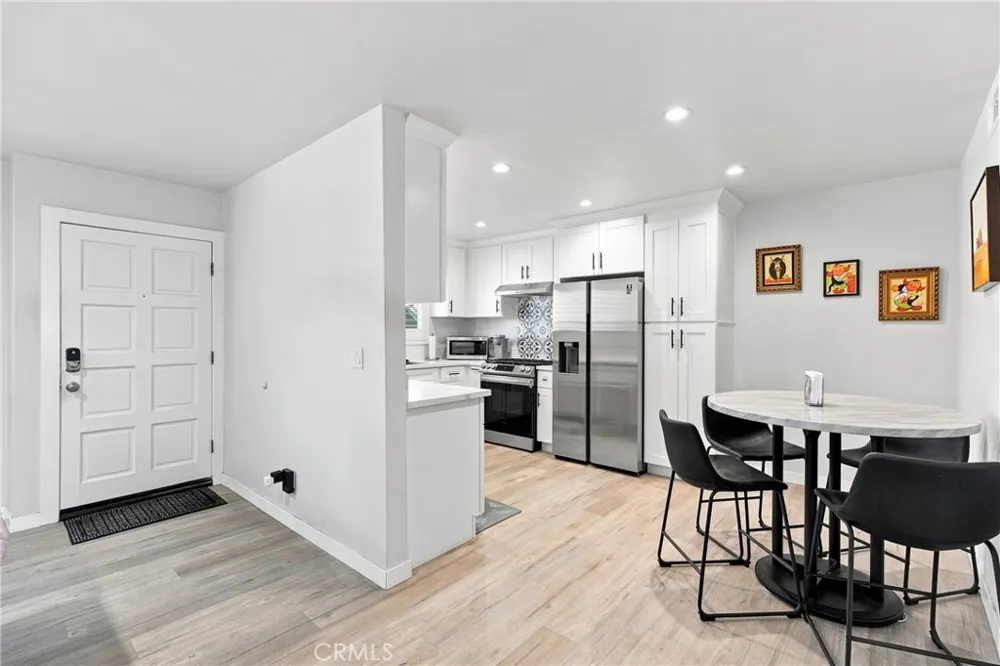 5354 Lindley Avenue #209 Encino, CA 91316