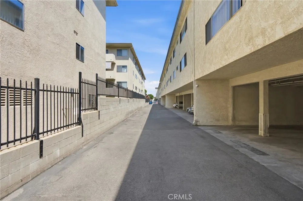 5354 Lindley Avenue #209 Encino, CA 91316