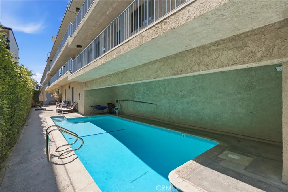 5354 Lindley Avenue #209 Encino, CA 91316