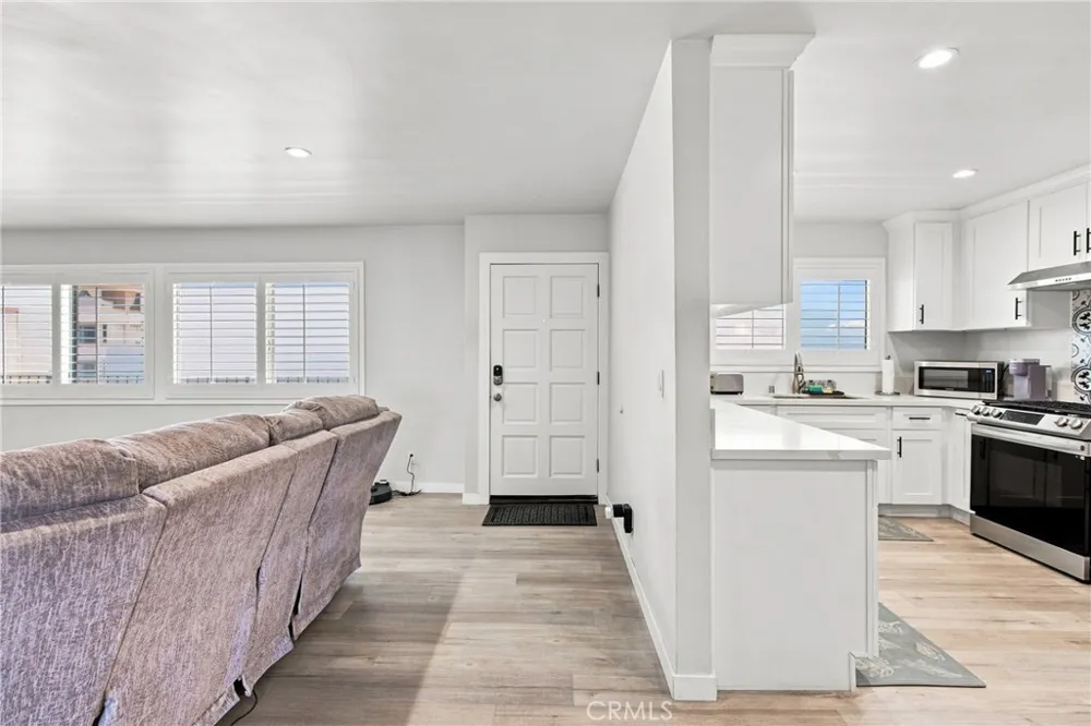 5354 Lindley Avenue #209 Encino, CA 91316