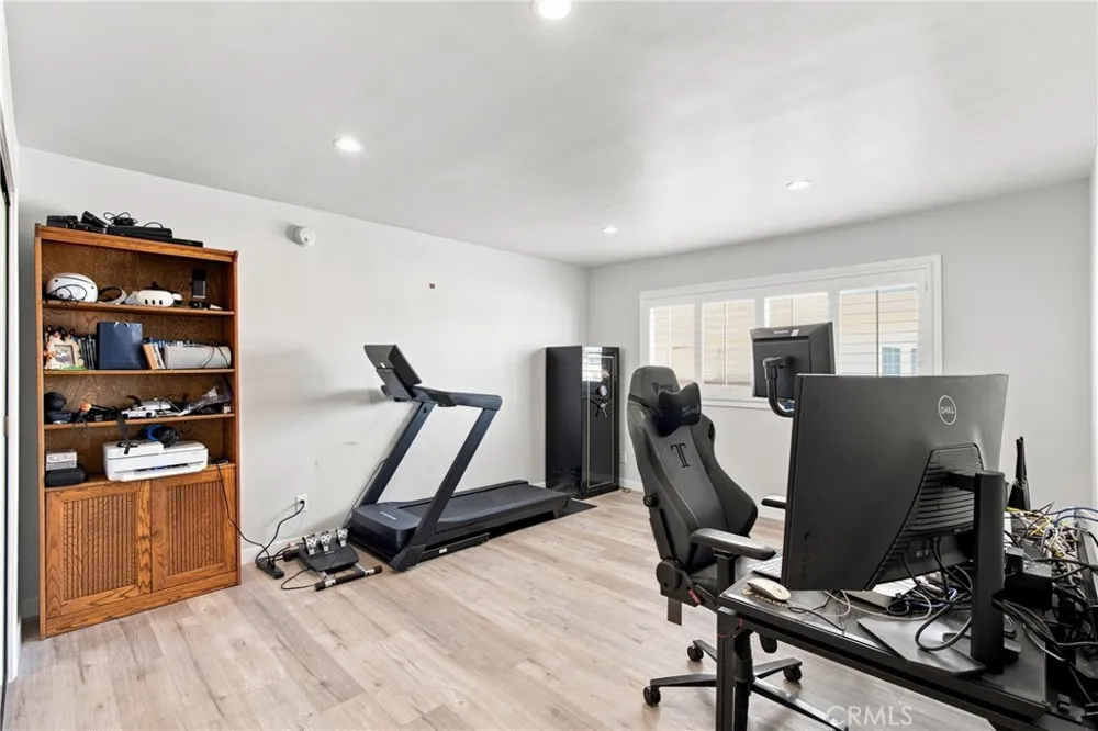 5354 Lindley Avenue #209 Encino, CA 91316