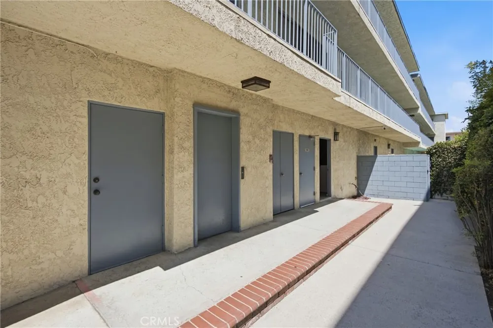 5354 Lindley Avenue #209 Encino, CA 91316