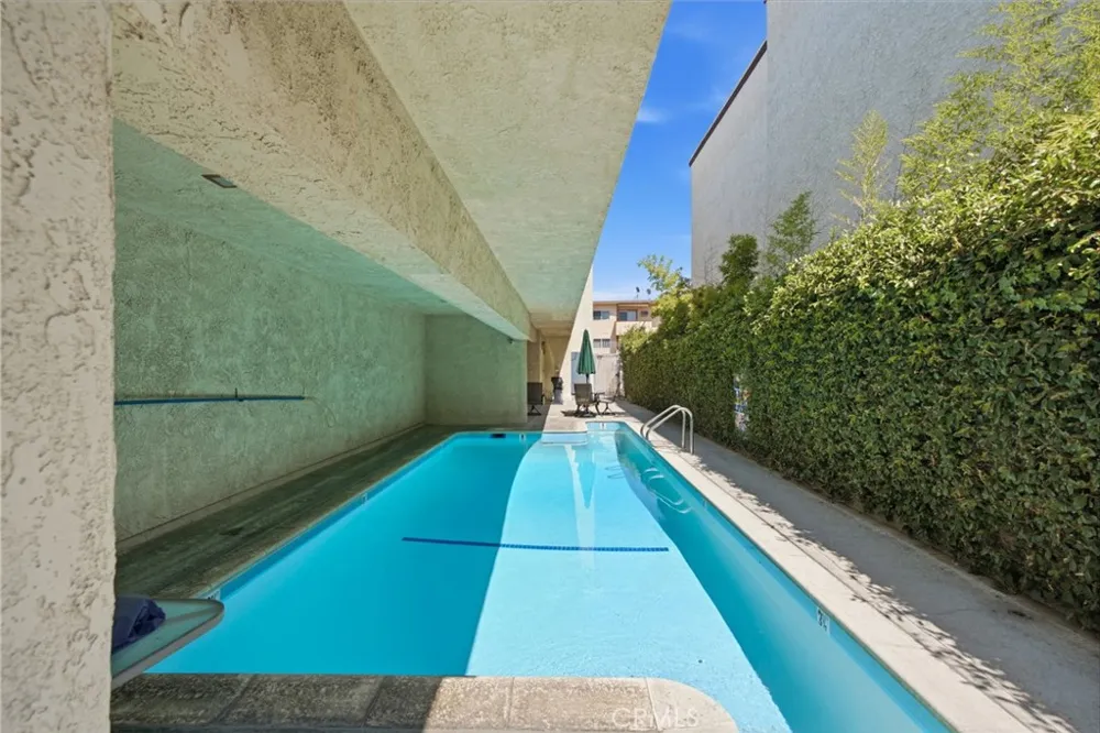 5354 Lindley Avenue #209 Encino, CA 91316