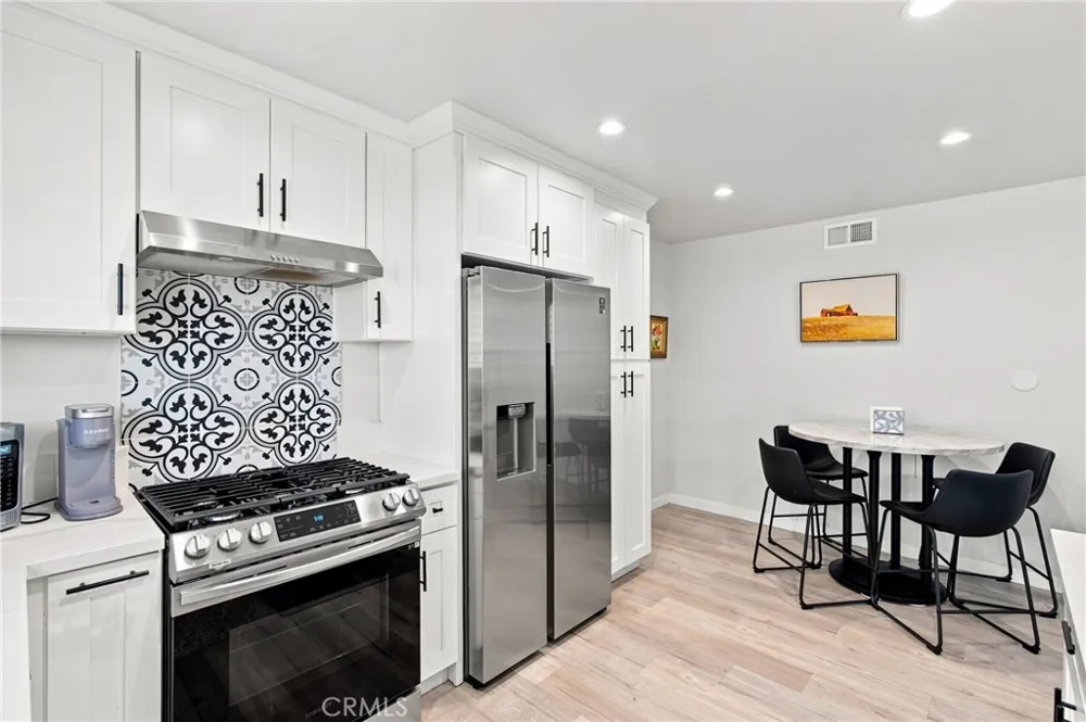 5354 Lindley Avenue #209 Encino, CA 91316