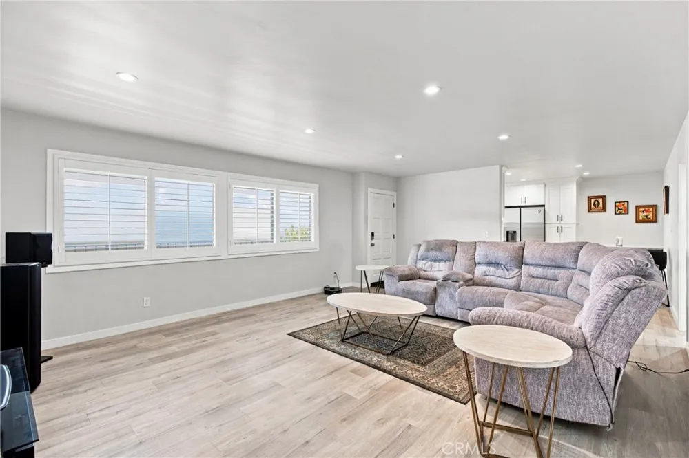 5354 Lindley Avenue #209 Encino, CA 91316
