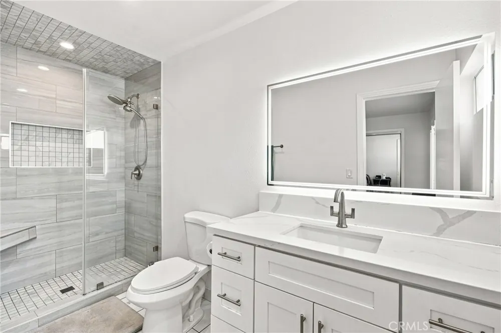 5354 Lindley Avenue #209 Encino, CA 91316