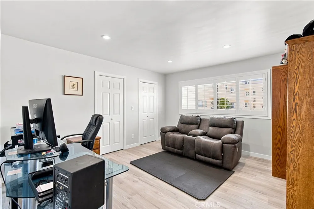 5354 Lindley Avenue #209 Encino, CA 91316