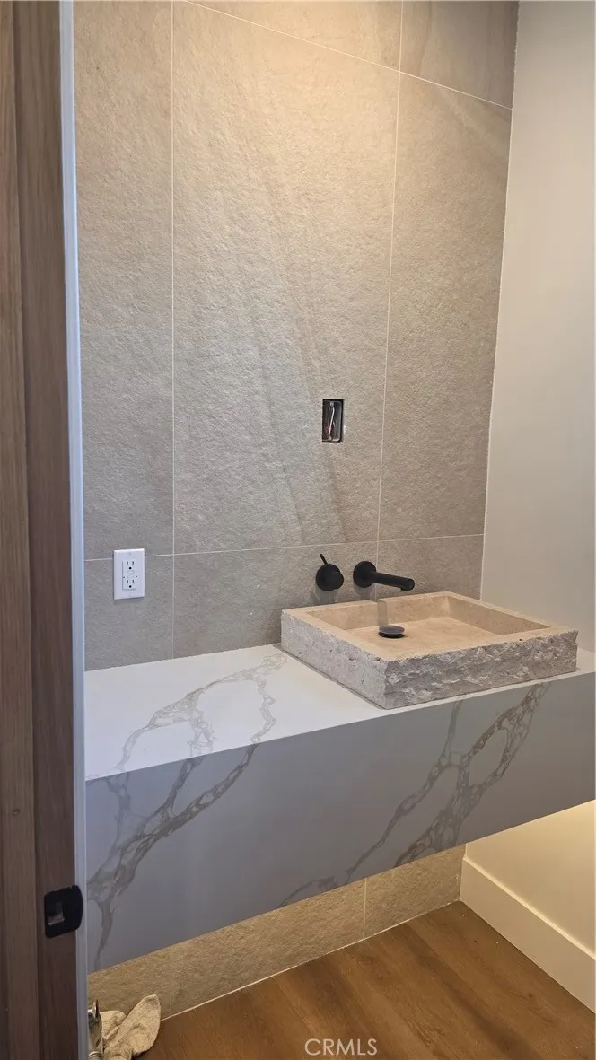22730 Mariano Street Woodland Hills, CA 91367