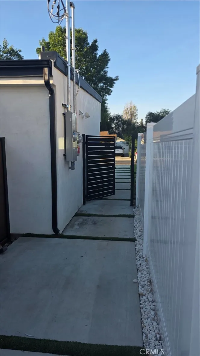 22730 Mariano Street Woodland Hills, CA 91367