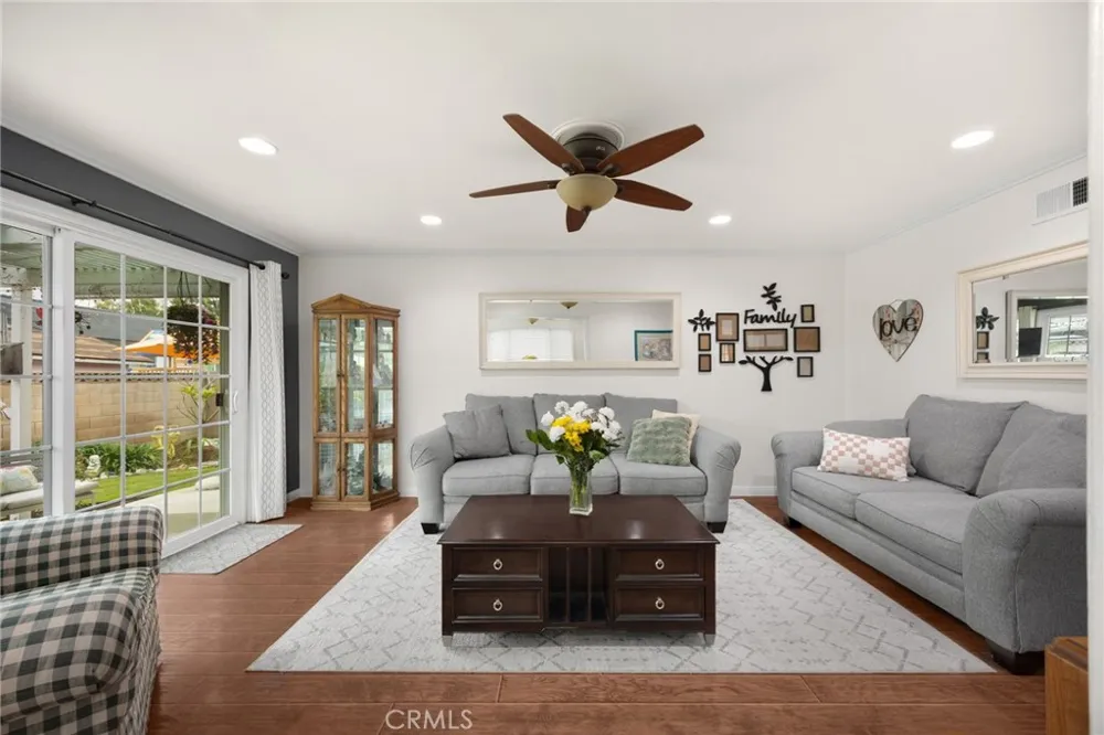 12526 Chadwell Street Lakewood, CA 90715