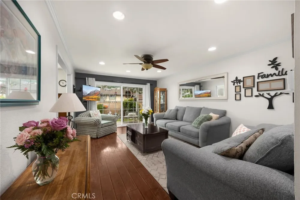 12526 Chadwell Street Lakewood, CA 90715