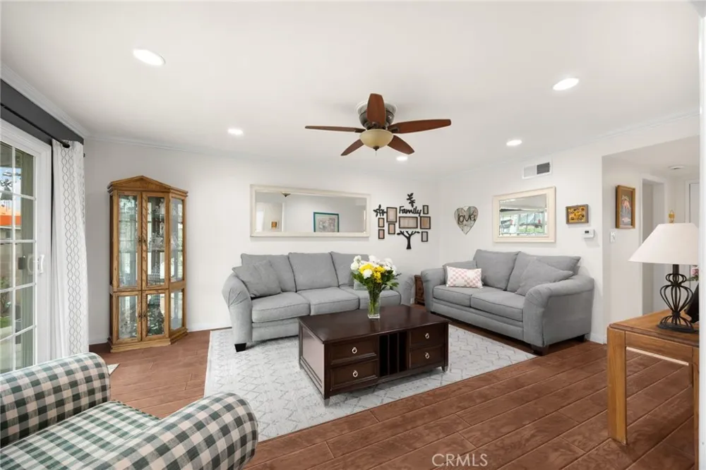 12526 Chadwell Street Lakewood, CA 90715