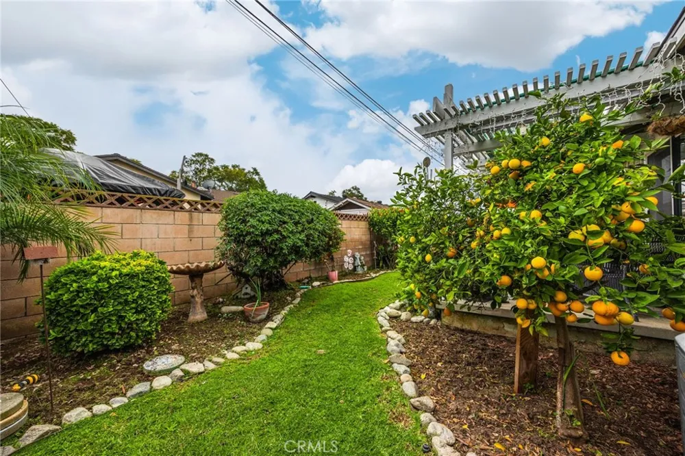 12526 Chadwell Street Lakewood, CA 90715