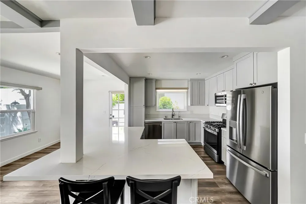 5840 Coldwater Canyon Ave #2 Valley Village, CA 91607
